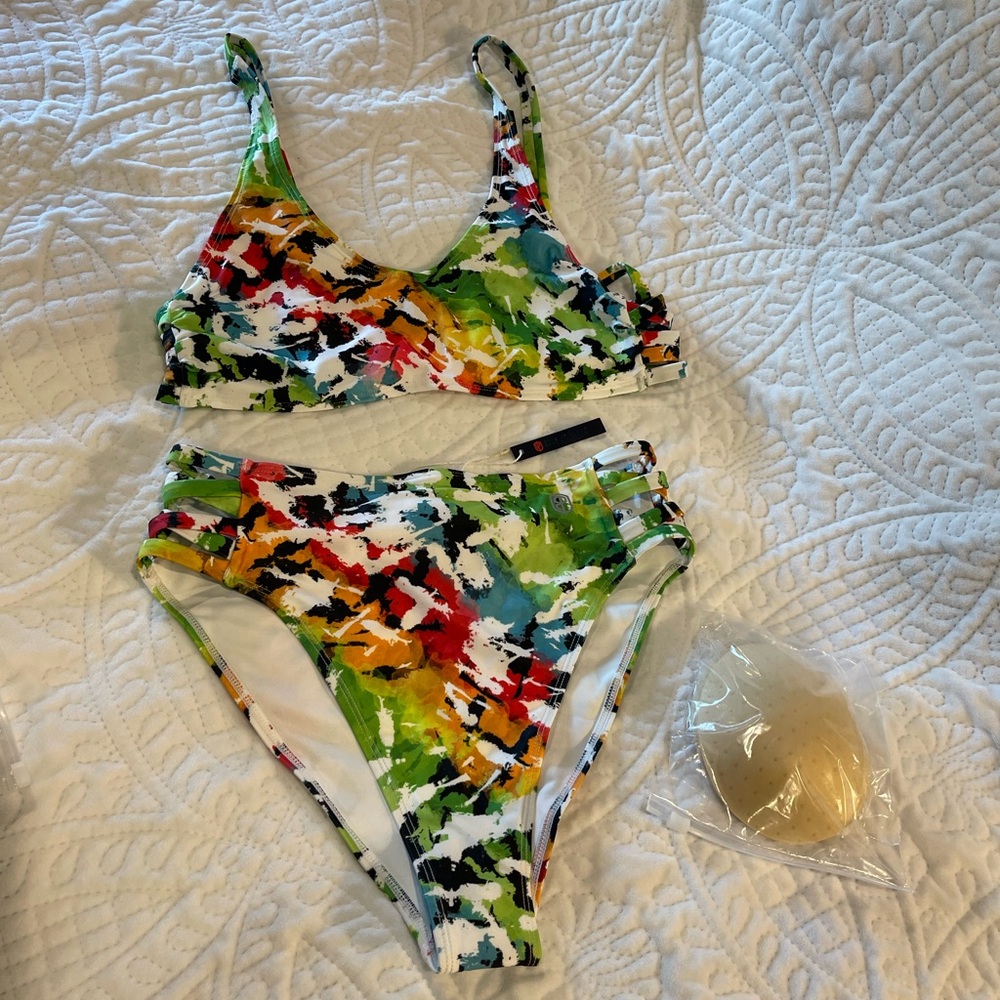 Born Primitive NWT Bikini size Large in “Wild Side” Print